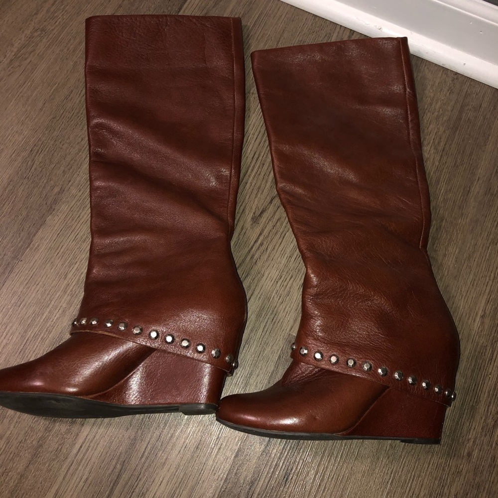 BCBG boots